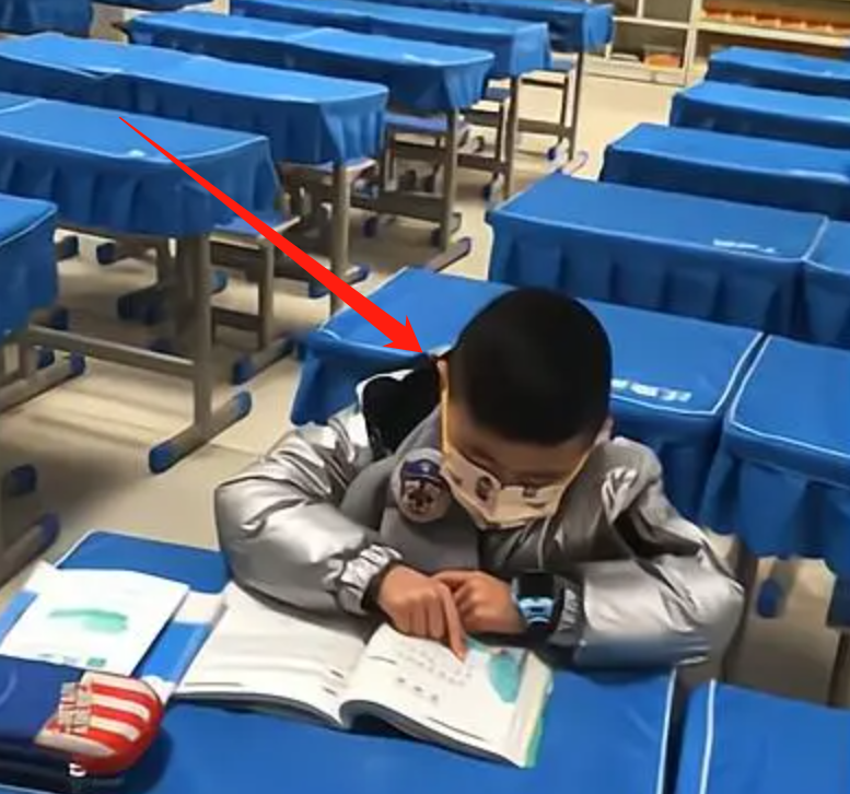 我和魔物娘的日常h本_三本学校学生的日常_学校放暑假学校门前学生上放学时间禁止通行标志怎么办