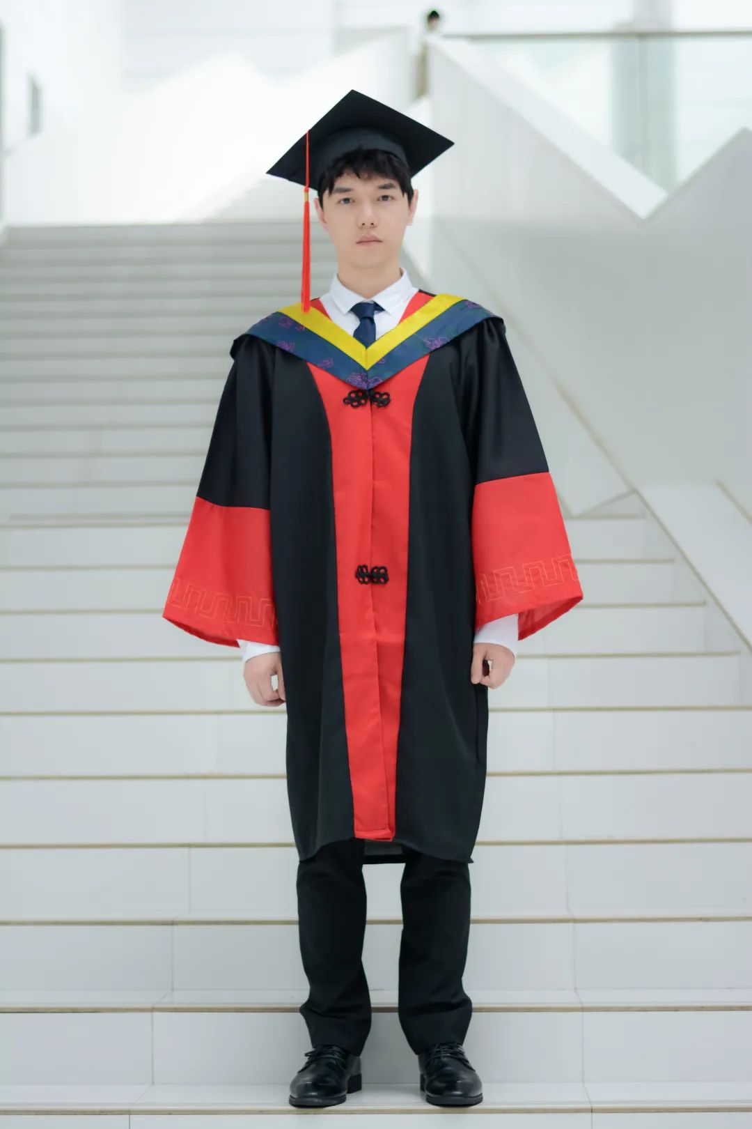 研究生学位服颜色_硕士学位服装的颜色怎么区分_研究生学位服颜色分类